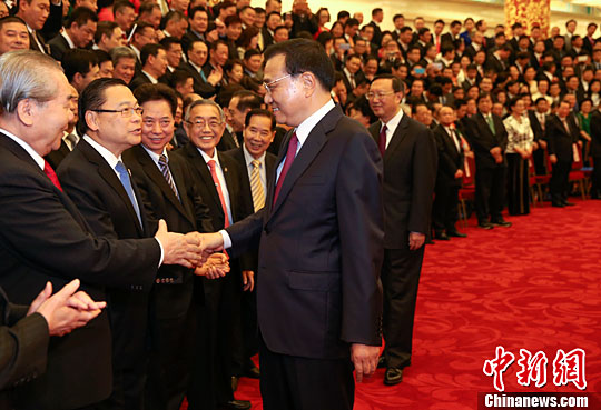 李克强会见天下华侨华人社团联谊大会全体代表提三点希望